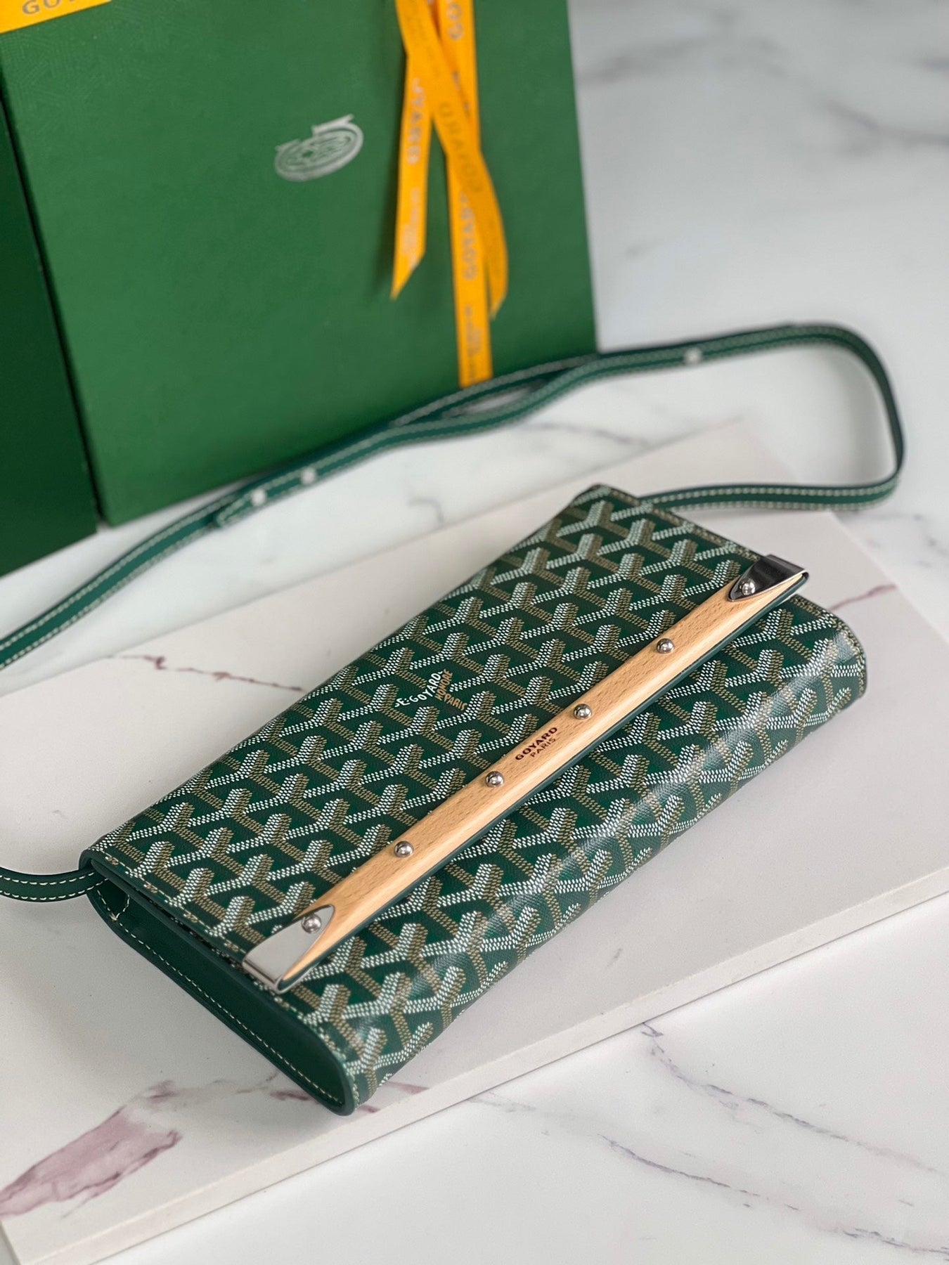 MONTE-CARLO PM CLUTCH 25 IN GREEN GOYARDINE CANVAS