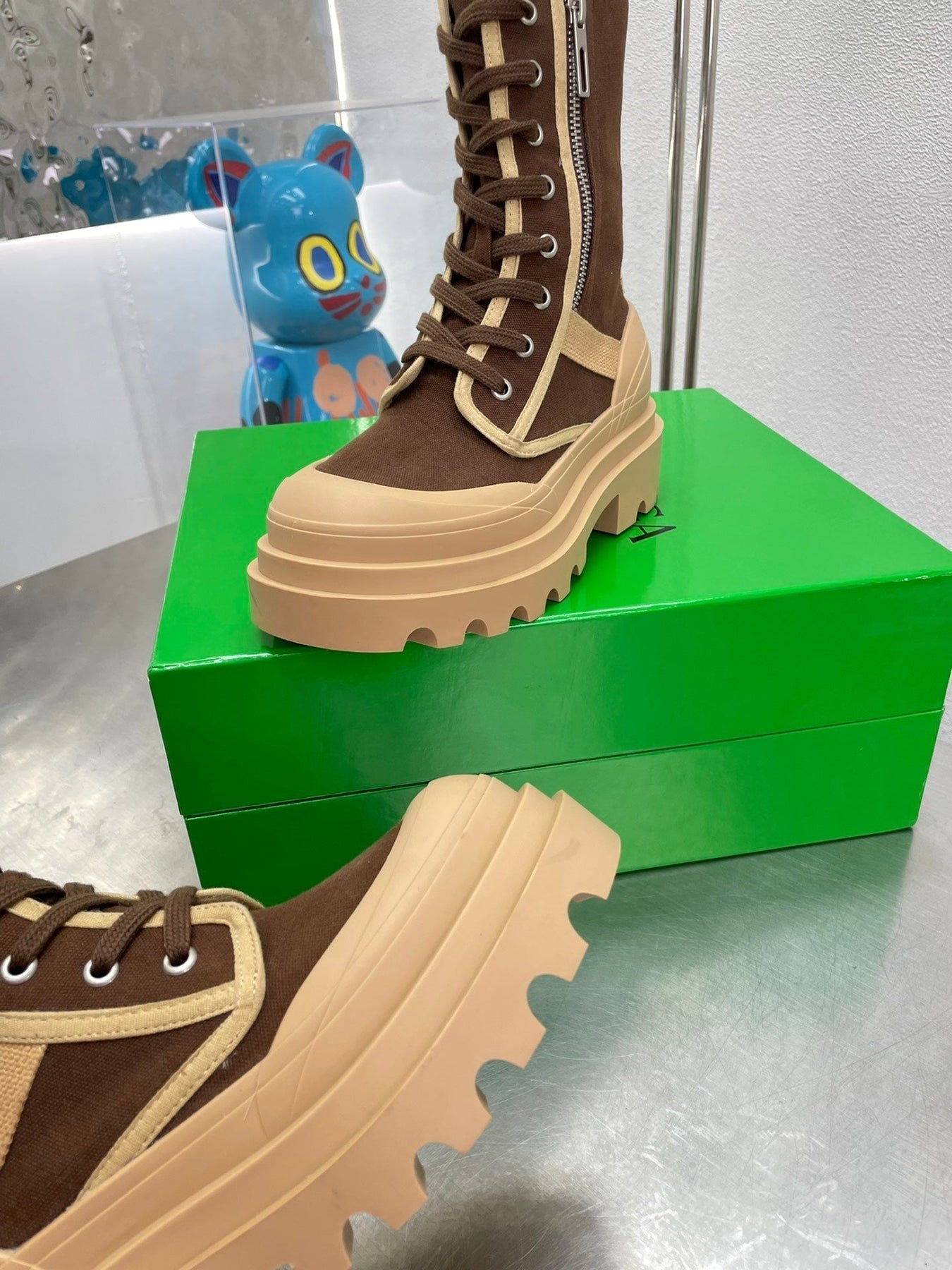 RIBBON BOMBER LACE-UP BOOTS IN RUSSET MIX PEANUT BROWN CANVAS