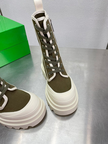 RIBBON BOMBER LACE-UP BOOTS IN OLIVE GREEN MIX WHITE CANVAS