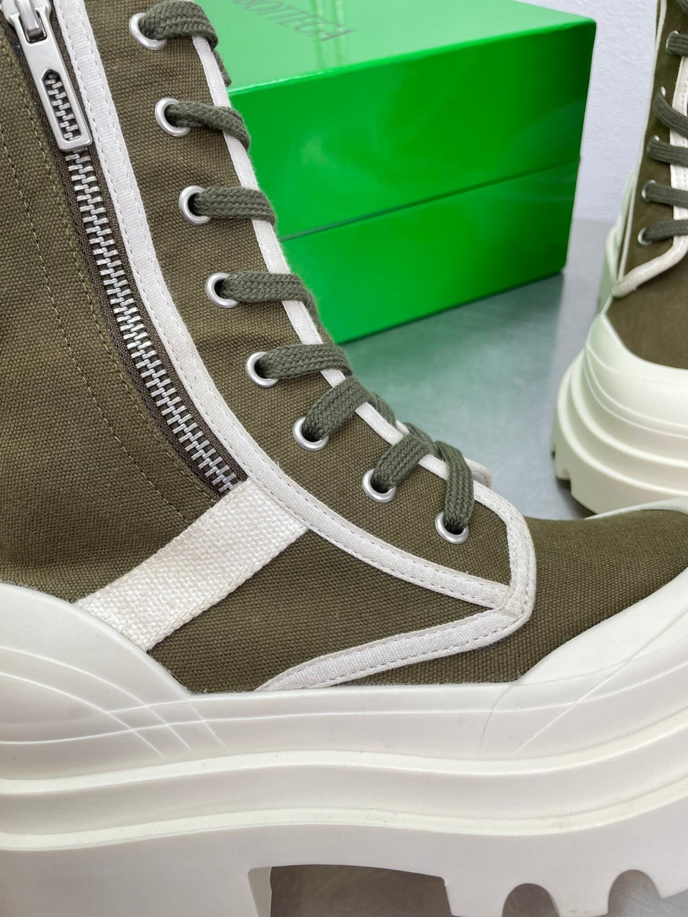 RIBBON BOMBER LACE-UP BOOTS IN OLIVE GREEN MIX WHITE CANVAS