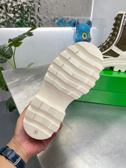 RIBBON BOMBER LACE-UP BOOTS IN OLIVE GREEN MIX WHITE CANVAS