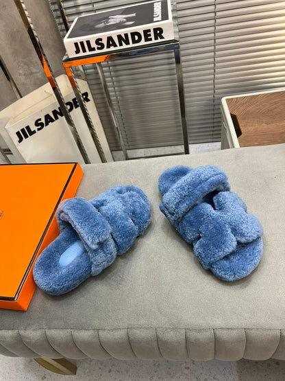 CHYPRE SLIPPERS IN AZURE BLUE LAMB WOOL