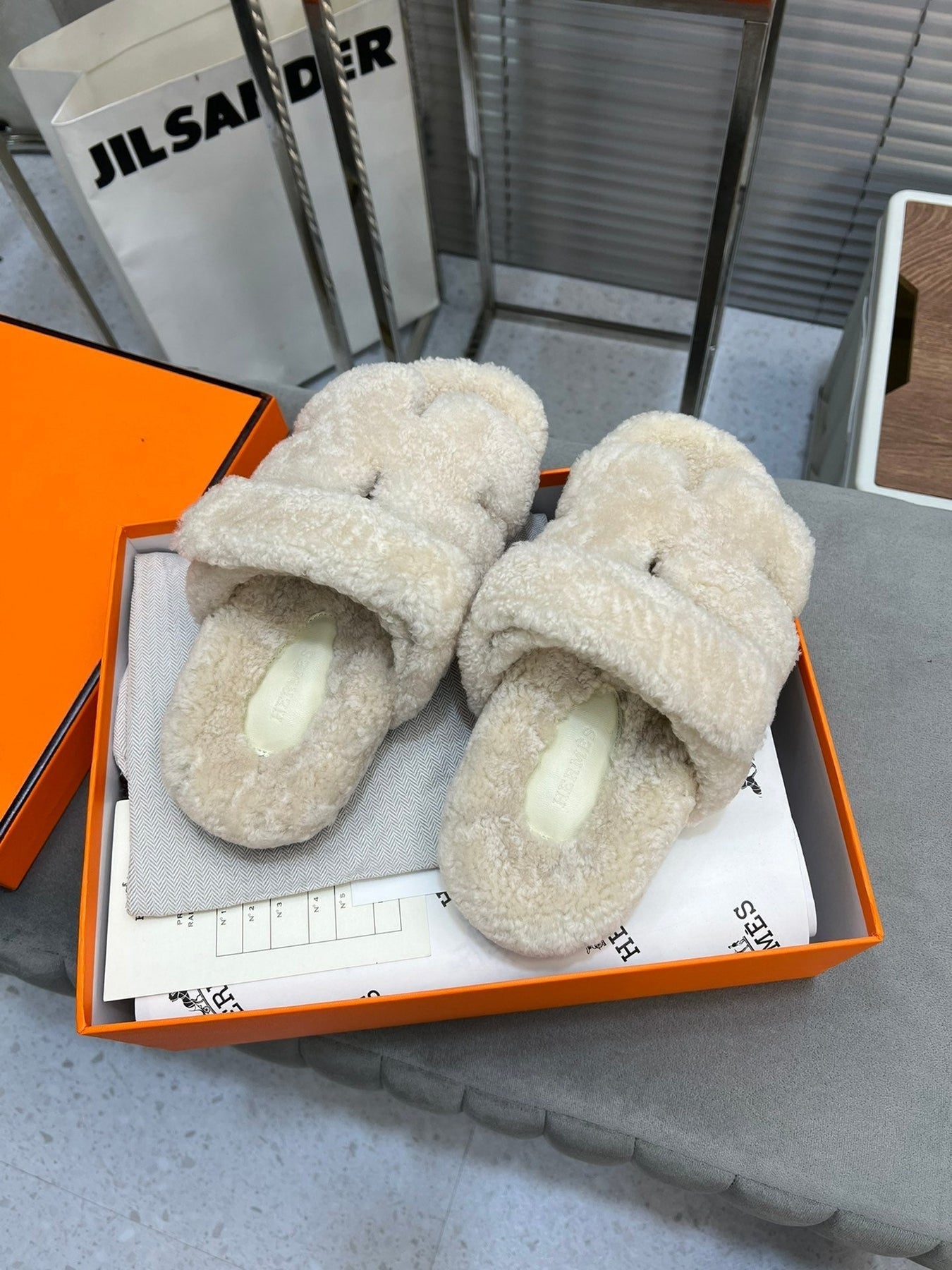 CHYPRE SLIPPERS IN BISQUE BEIGE LAMB WOOL