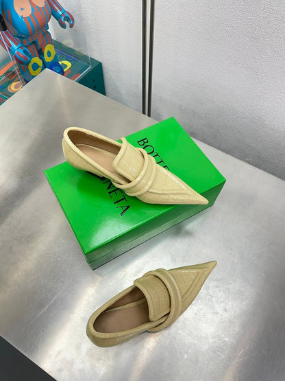 HIGH PUMP 35 MM IN EGG NOG CALFSKIN