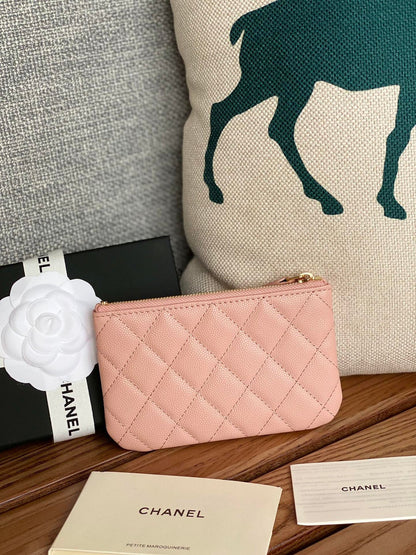 CC CLASSIC SMALL 15 ZIPPED POUCH IN LIGHT PINK GRAINED CALFSKIN