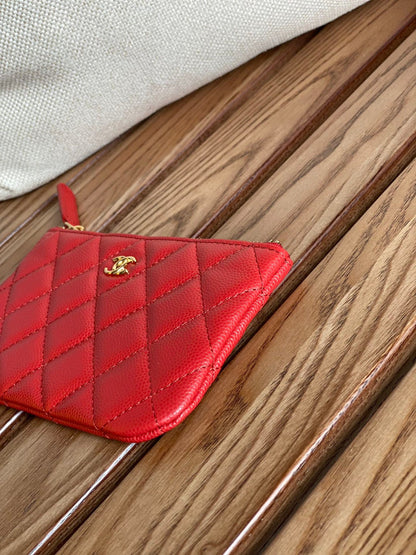 CC CLASSIC SMALL 15 ZIPPED POUCH IN CRIMSON RED GRAINED CALFSKIN