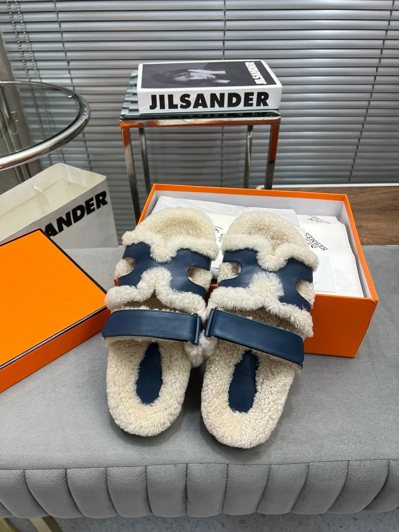 CHYPRE SLIPPERS IN BEIGE LAMB WOOL AND CLASSIC BLUE CALFSKIN