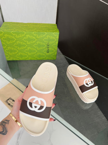 INTERLOCKING G SLIDE SANDAL IN WHITE CREAM MIX COLORFUL IMPORTED TPU