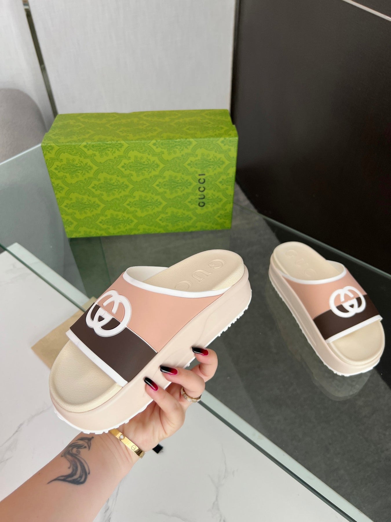 INTERLOCKING G SLIDE SANDAL IN WHITE CREAM MIX COLORFUL IMPORTED TPU