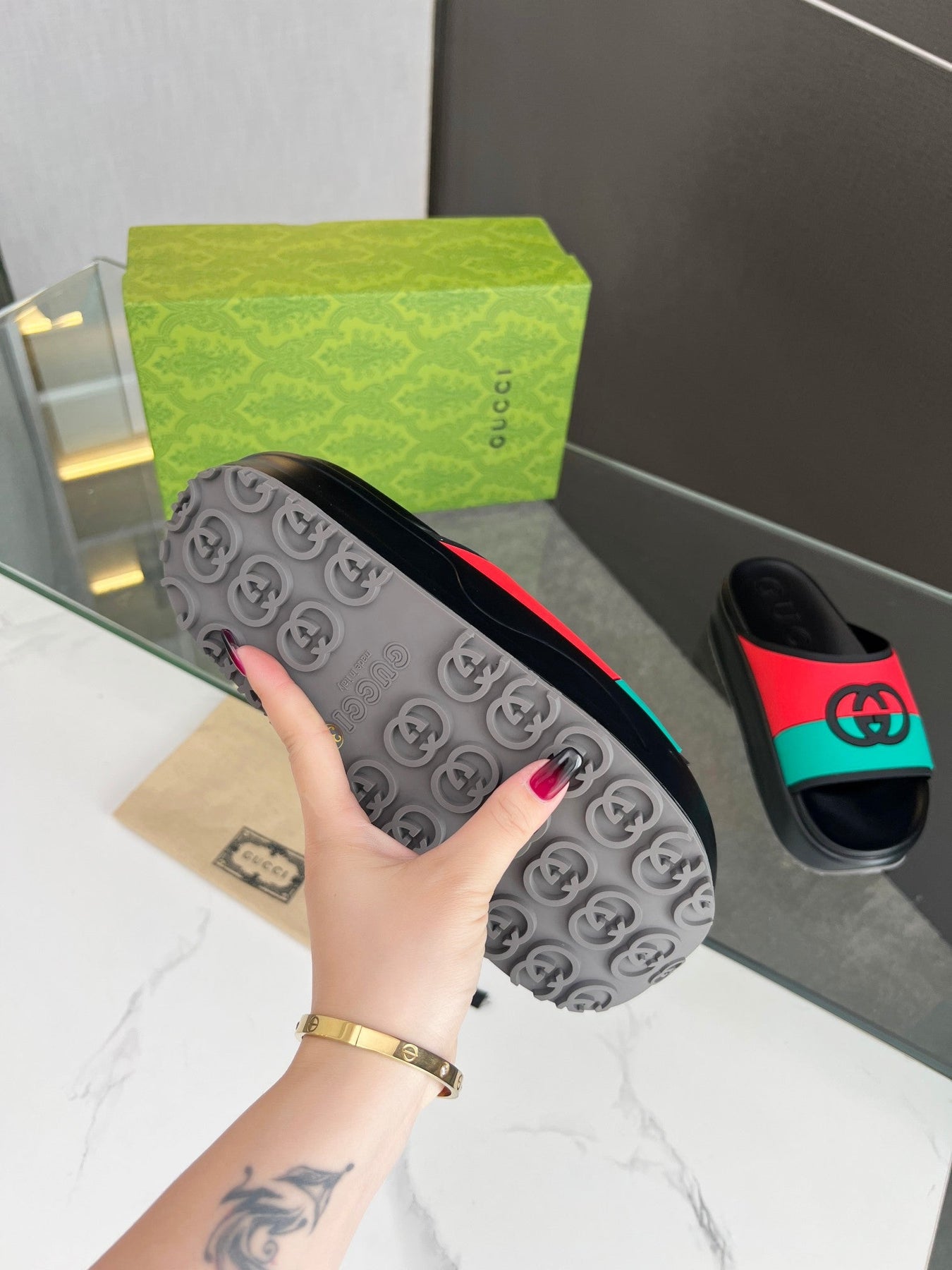 INTERLOCKING G SLIDE SANDAL IN BLACK MIX COLORFUL IMPORTED TPU