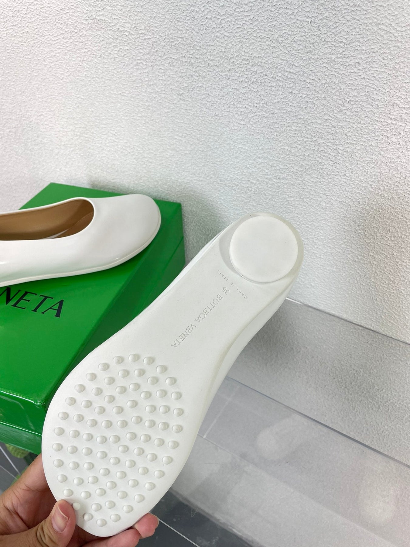 ATOMIC BALLERINA FLAT IN WHITE CALFSKIN