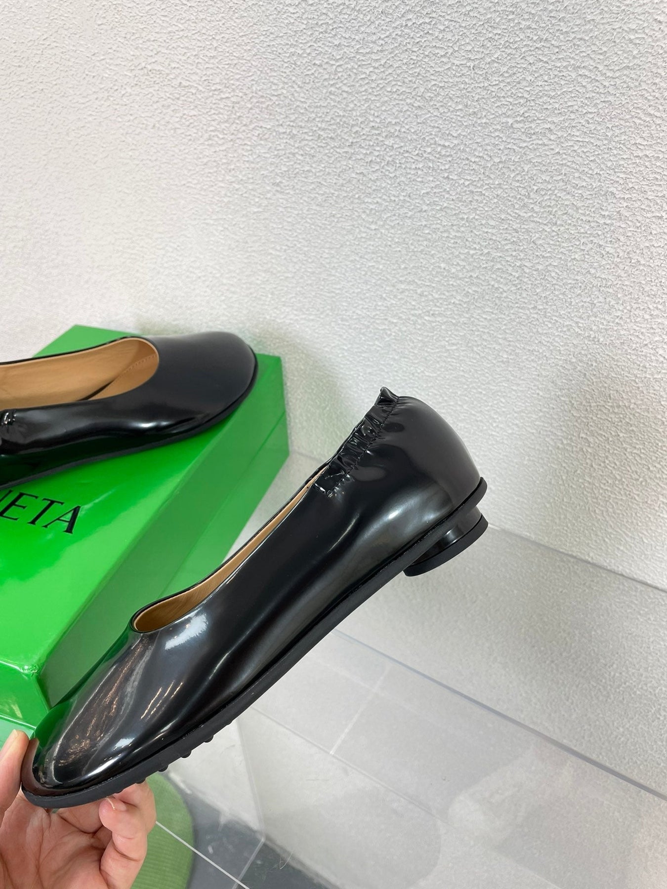 ATOMIC BALLERINA FLAT IN BLACK CALFSKIN