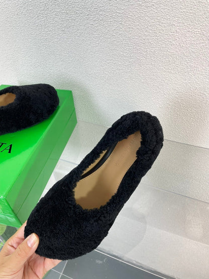 ATOMIC SHEARLING BALLERINA FLATS BLACK