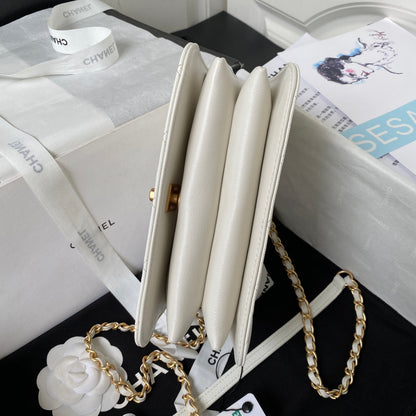 CC SMALL 20 FLAP BAG IN WHITE CALFSKIN GOLD HARDWARE