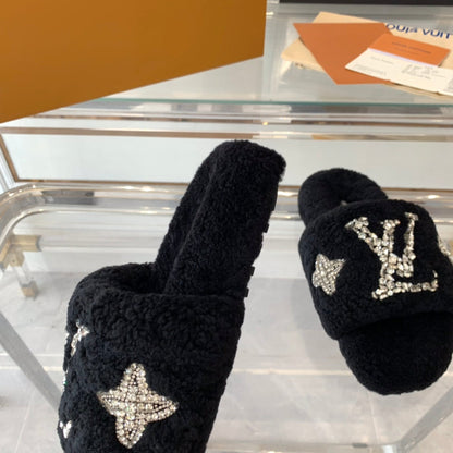 LV WOMEN'S PASEO FLAT SLIPPER IN BLACK FLEECE