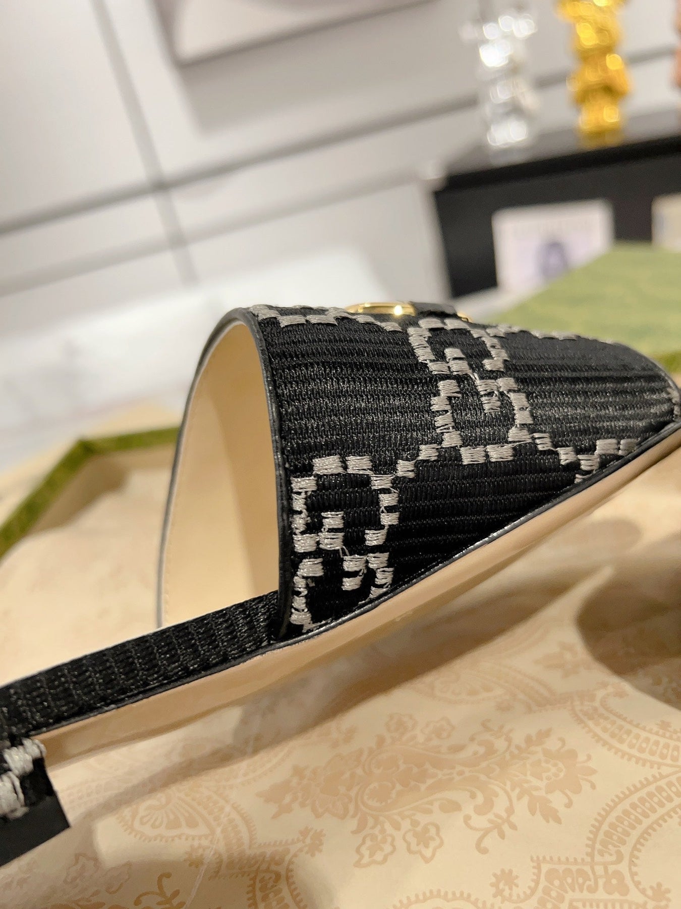 GG CHUNKY SLIDE SANDAL BLACK CALFSKIN