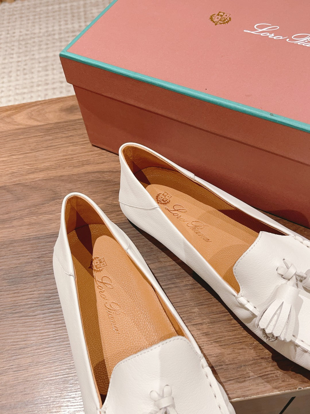 LP DOT SOLE WALK LOAFERS WHITE DEERSKIN