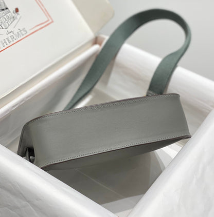 HM JYPSIERE SHOULDER BAG 23 IN GREY CALFSKIN GOLD HARDWARE