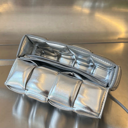 MINI CASSETTE 18 IN SILVER LAMBSKIN