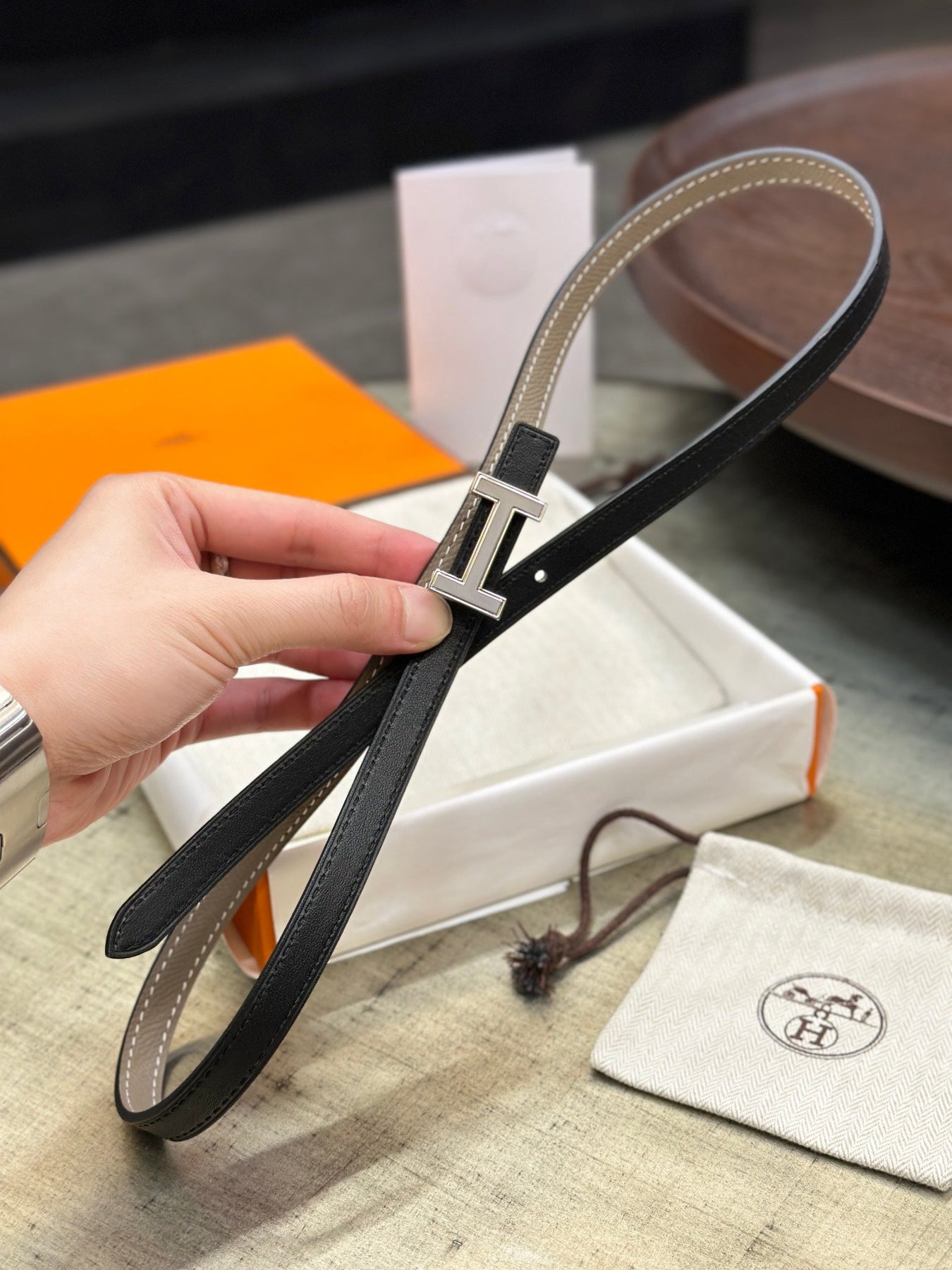 HM FOCUS BUCKLE & REVERSIBLE KHAKI BROWN AND BLACK LEATHER STRAP 13MM SILVER HARDWARE