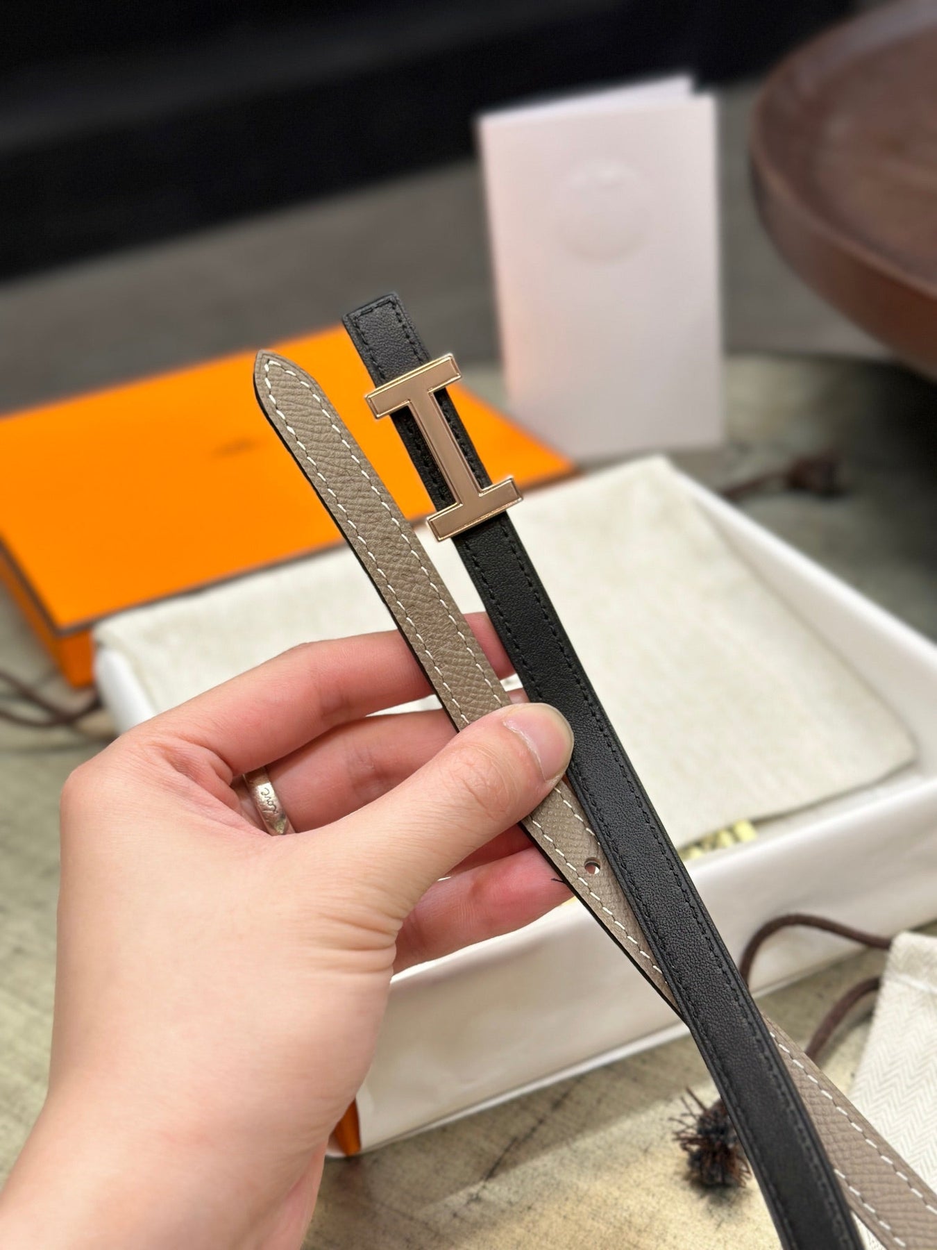 HM FOCUS BUCKLE & REVERSIBLE BLACK AND CAMEL BROWN LEATHER STRAP 13MM COPPER HARDWARE