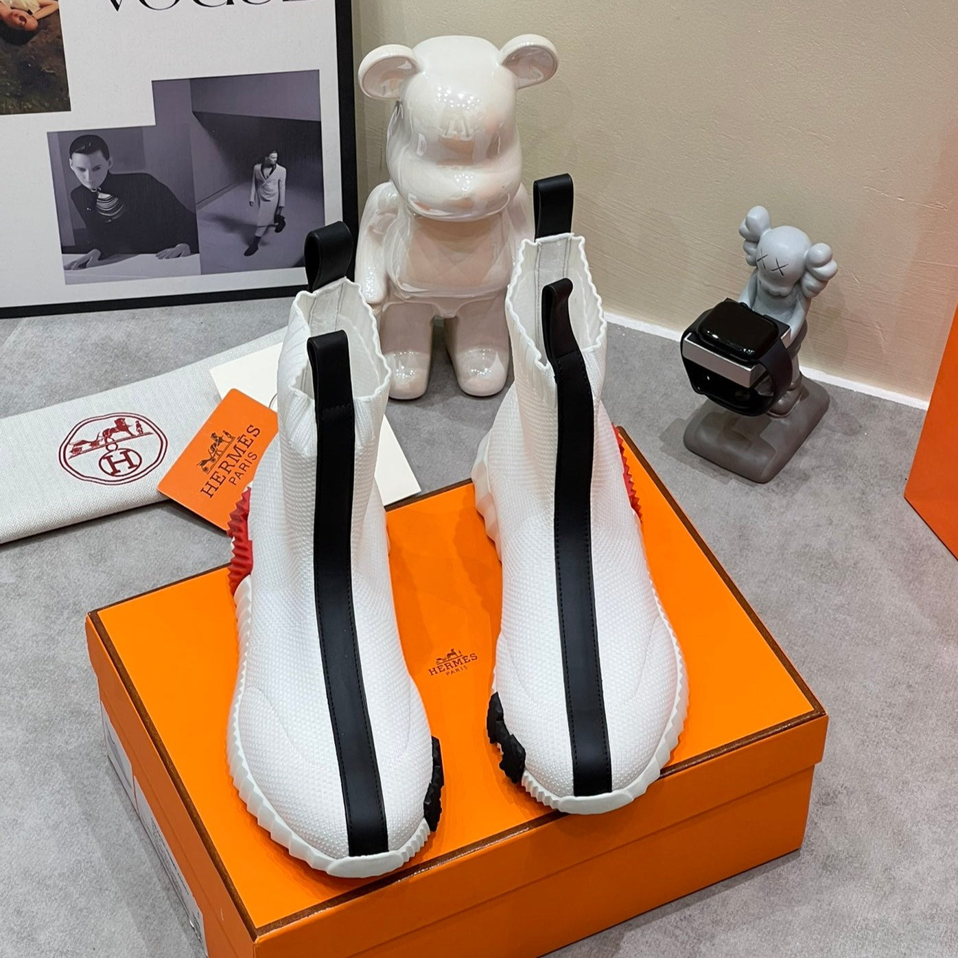 H FUN CLASSIC SNEAKER STYLISH WHITE AND BLACK LINE FABRIC