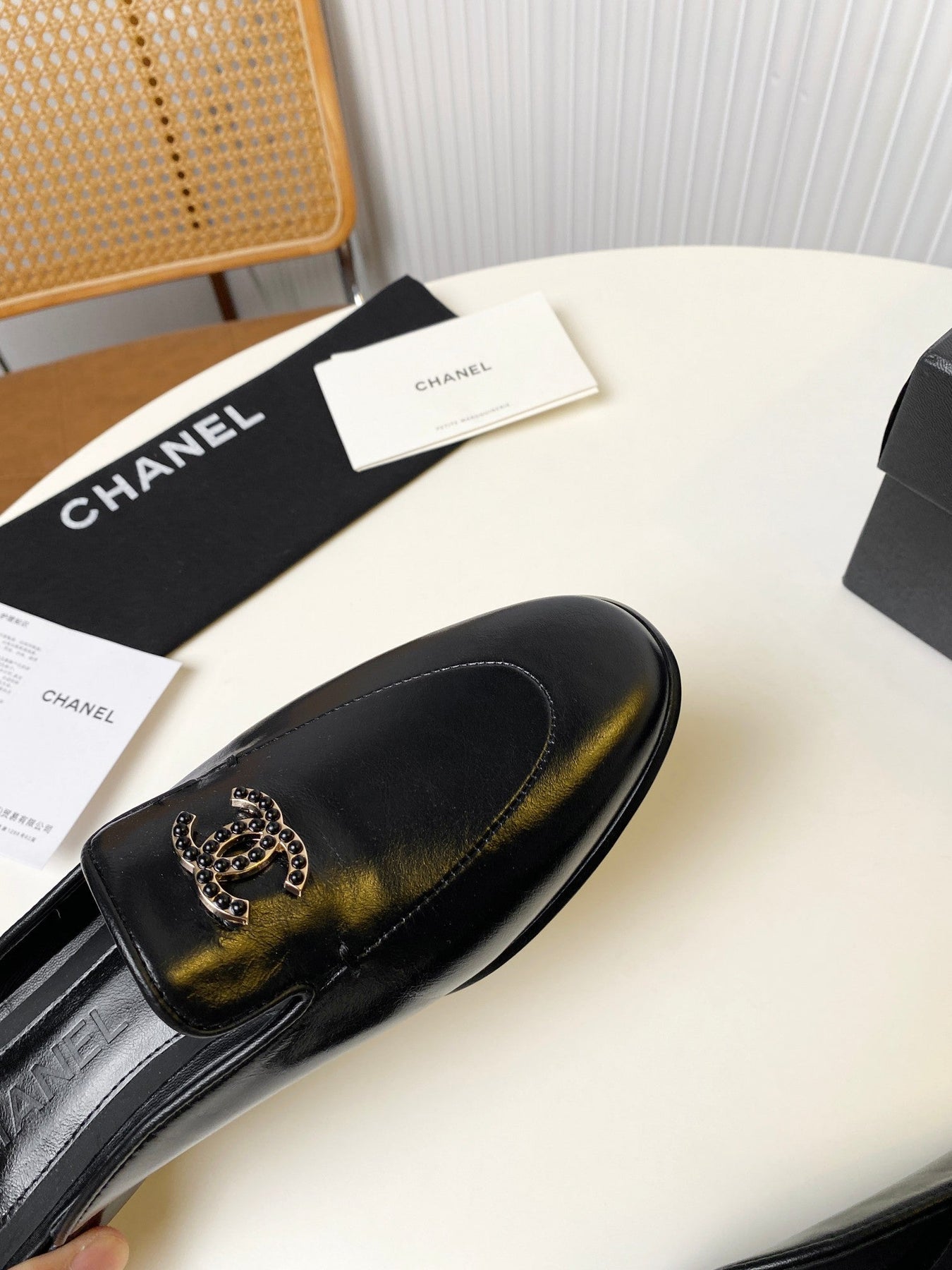 FLAT MULE IN BLACK LAMBSKIN 983818