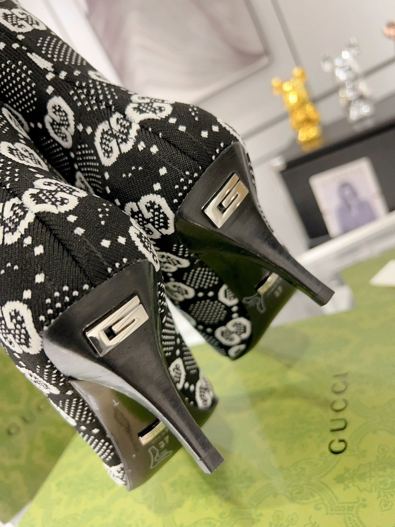 ANKLE BOOTS IN BLACK MIX WHITE KNITTED FABRIC WITH RETRO STYLE