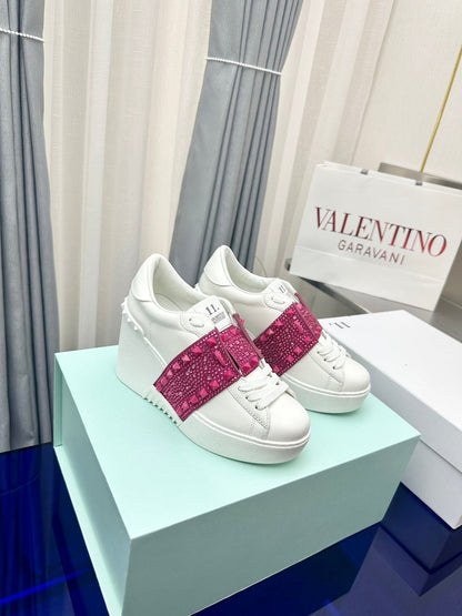 FLATFORM ROCKSTUD UNTITLED SNEAKER IN WHITE MIX MAGENTA PURPLE CALFSKIN WITH RHINSTONES