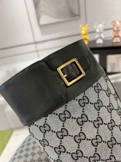 GG KNEE BOOTS IN LIGHT GRAY MONOGRAM CANVAS AND BLACK GLOSSY SHEEPSKIN