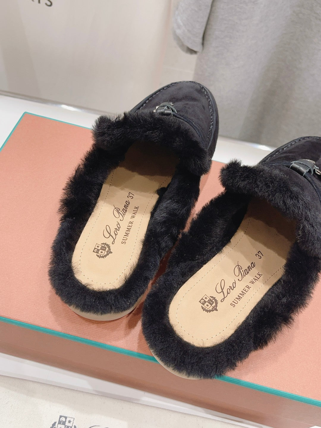 LP CHARMS WALK BABOUCHE LOAFERS BLACK FLEECE