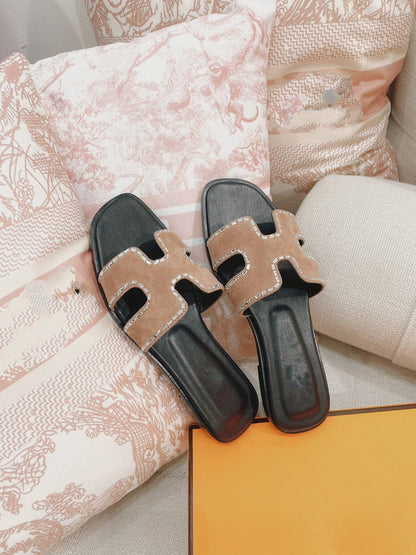 0ran Sandal Calfskin Rhinestone Brown