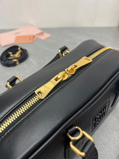 ARCADIE BAG 27 IN BLACK SHINY CALFSKIN