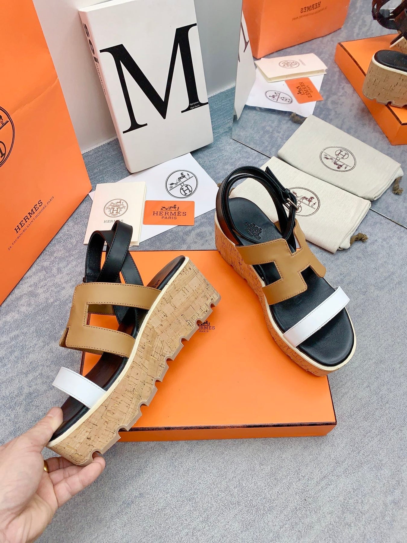 HAVANE 30 SANDAL IN WHITE AND PEANUT BROWN CALFSKIN