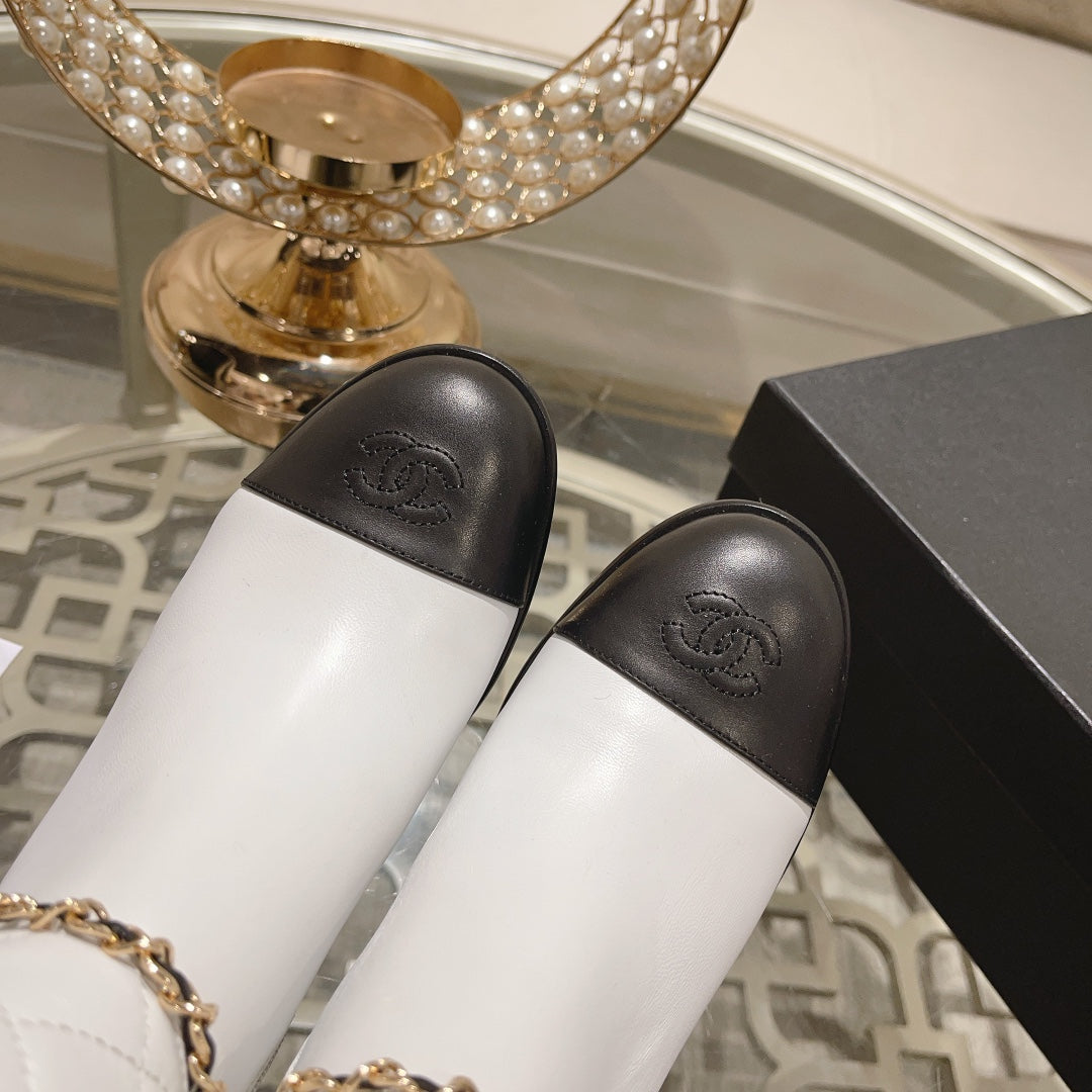 MID-HEEL ANKLE BOOTS IN WHITE CALFSKIN