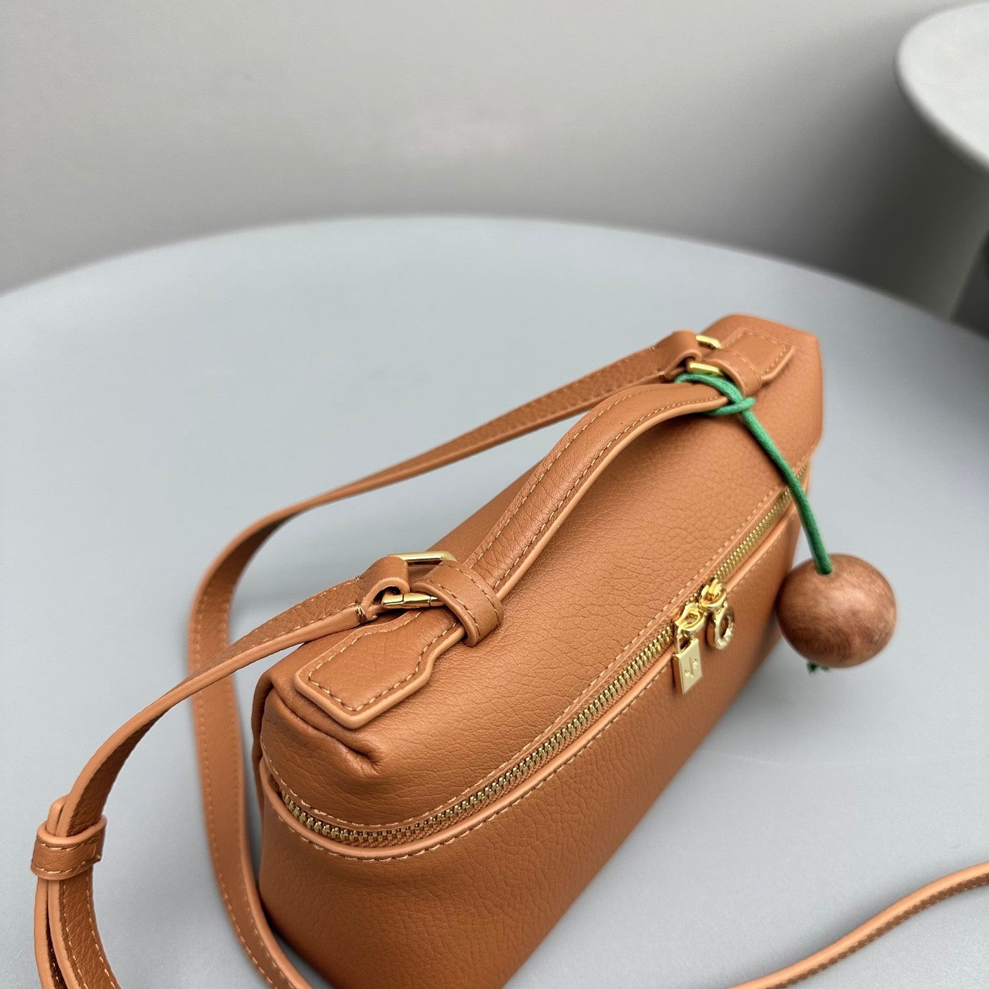 Extra Pocket L19 Gold Cowhide Ghw