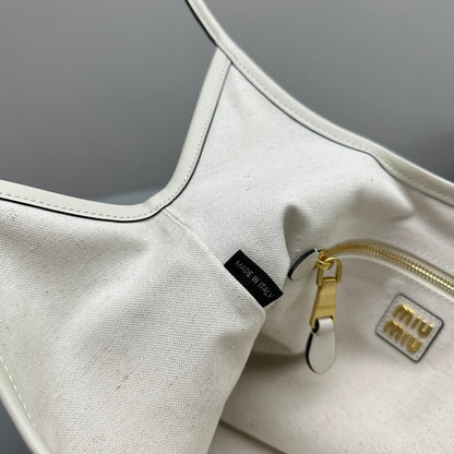 HOBO 40 TOTE IN WHITE CALFSKIN