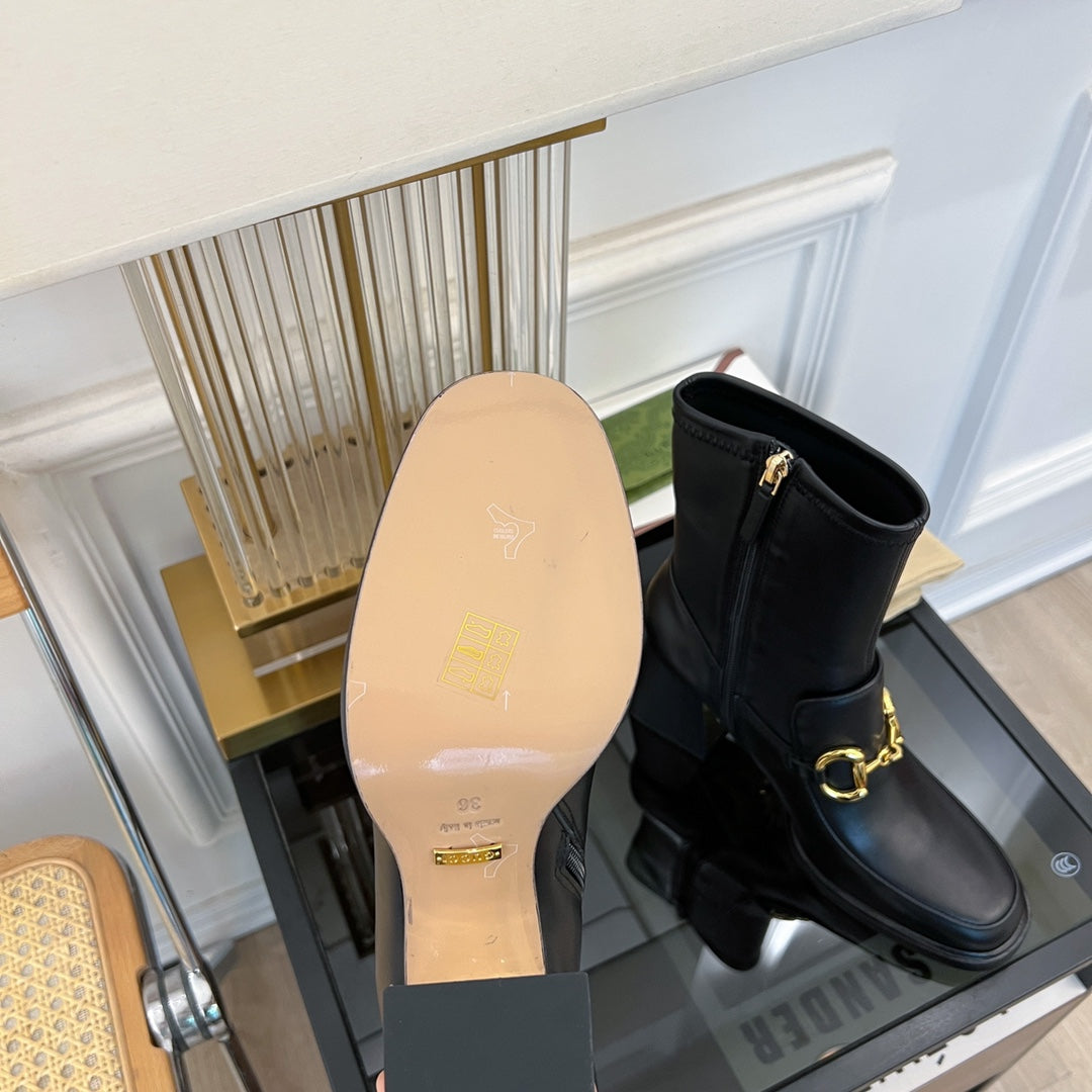 GG HORSEBIT ANKLE BOOTS IN BLACK SHEEPSKIN