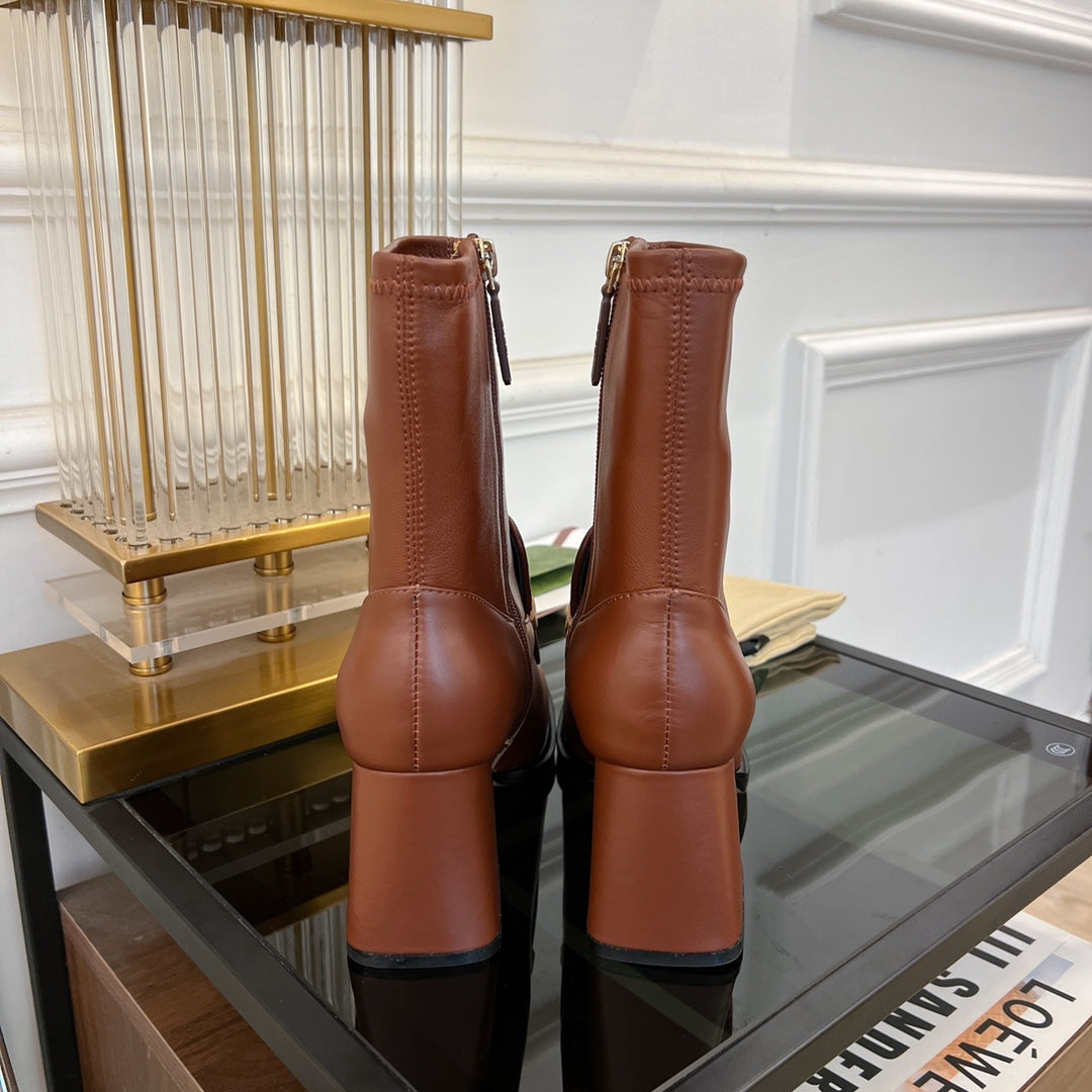 GG HORSEBIT ANKLE BOOTS IN RED BROWN SHEEPSKIN