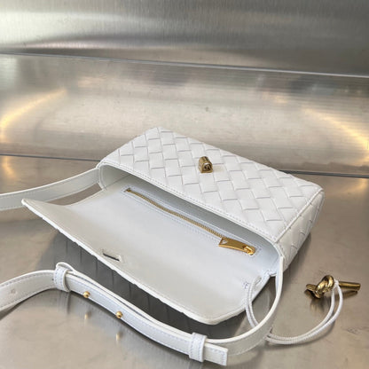 ANDIAMO 21 IN WHITE LAMBSKIN