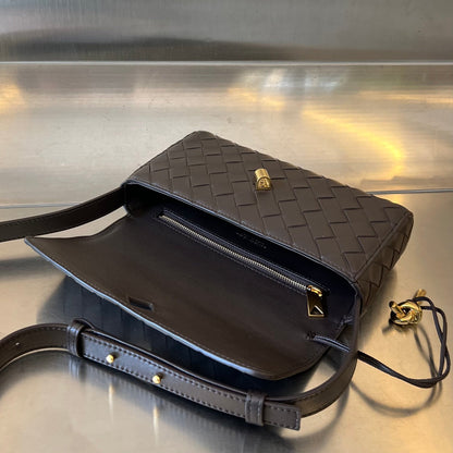 ANDIAMO 21 IN HICKORY BROWN LAMBSKIN