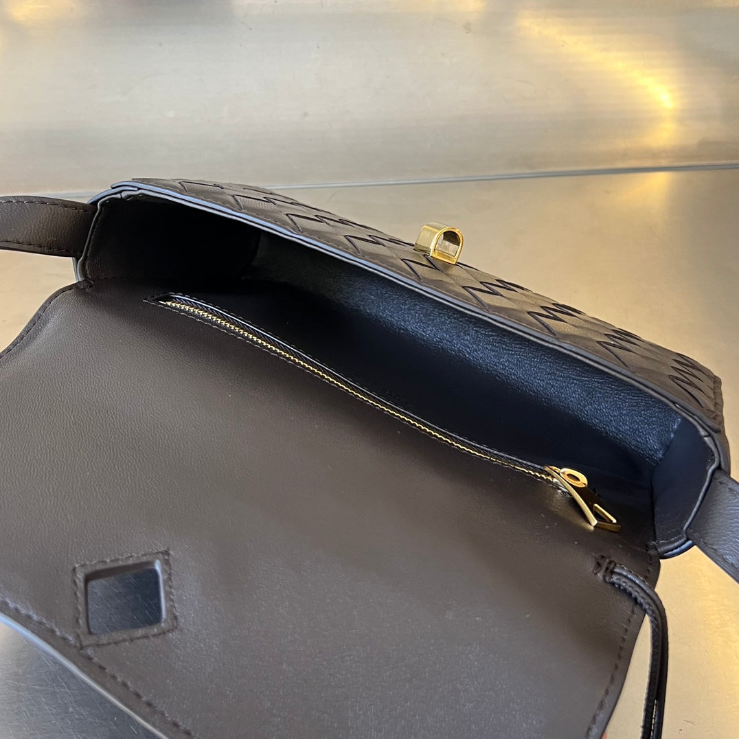 ANDIAMO 21 IN HICKORY BROWN LAMBSKIN