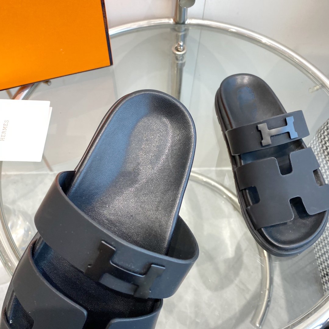 Chypre Sandal Black Leather