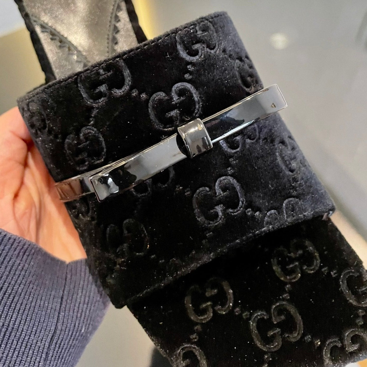 GG VELVET HIGH HEEL SANDALS WITH BEAUTIFUL LOGO DETAILS BLACK