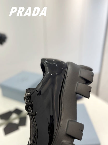 PRA MONOLITH LACE-UP LOAFERS GLOSSY BLACK CALFSKIN