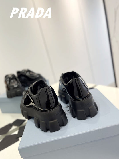 PRA MONOLITH LACE-UP LOAFERS GLOSSY BLACK CALFSKIN