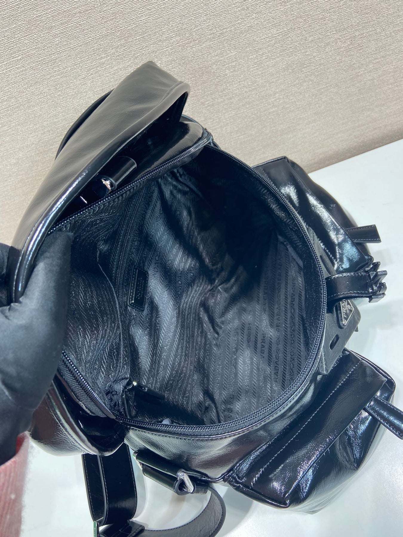 CROSSBODY BAG 29 IN BLACK OIL WAX LAMBSKIN