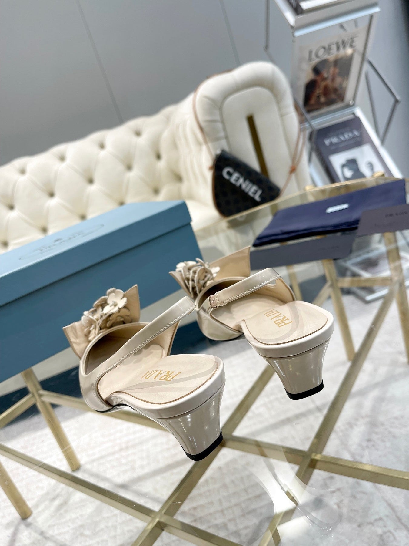 MEDIUM HEEL SLINGBACK ATTACHED CREATIVE FLOWERS IN BEIGE PATENT CALFSKIN