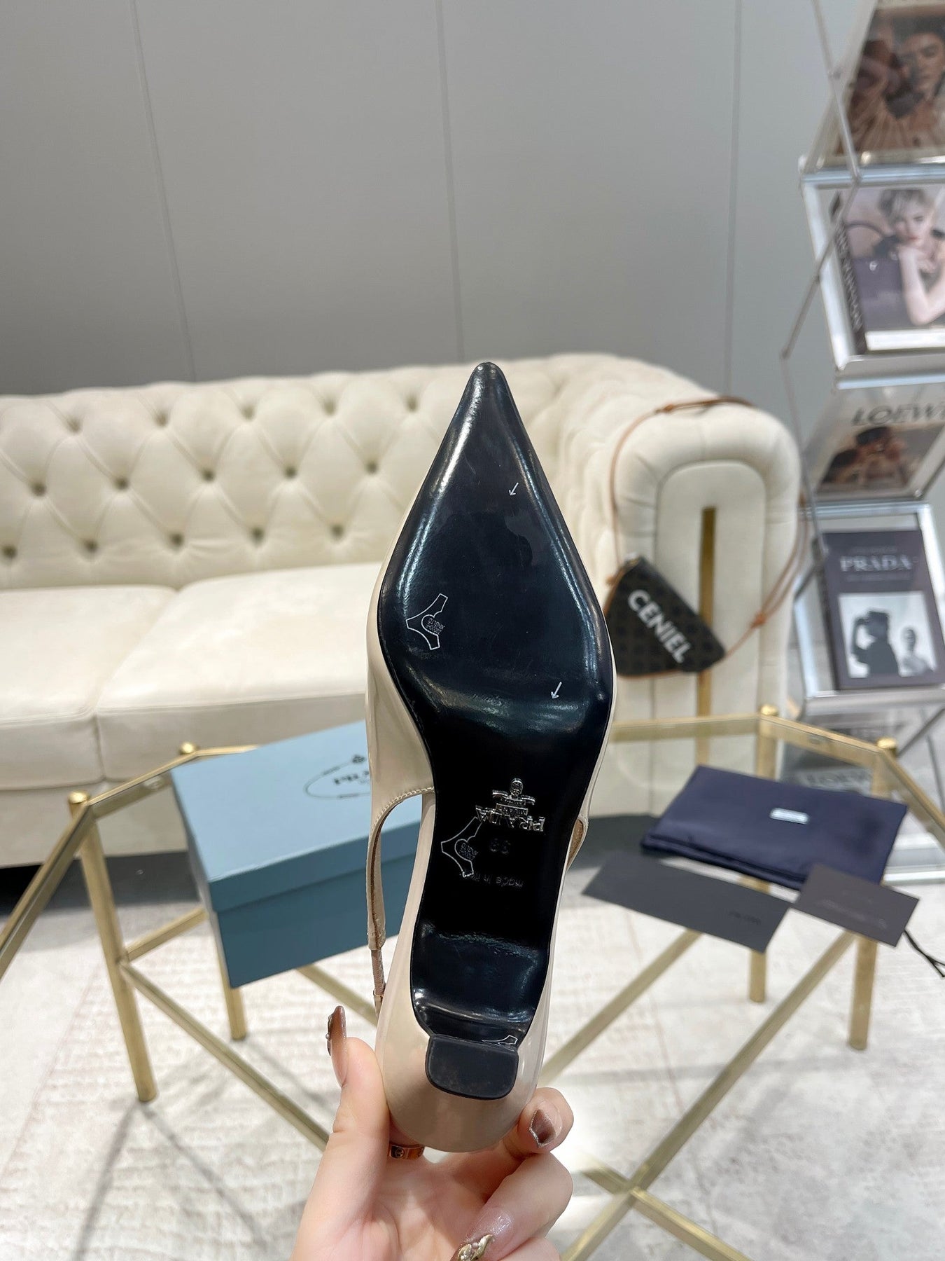 MEDIUM HEEL SLINGBACK ATTACHED CREATIVE FLOWERS IN BEIGE PATENT CALFSKIN