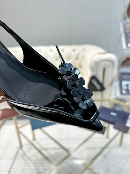 MEDIUM HEEL SLINGBACK ATTACHED CREATIVE FLOWERS IN BLACK PATENT CALFSKIN
